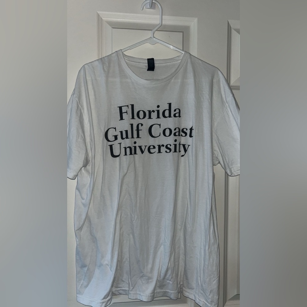 Women’s FGCU Panhellenic Pride Tee💜